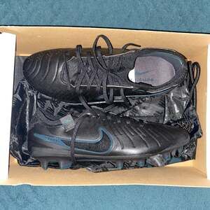 Nike Tiempo Legend 10 Pro FG Firm Ground Soccer Cleats